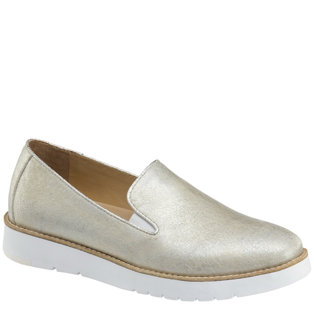 Silver Flats with Minimalist Design and Comfort Sole